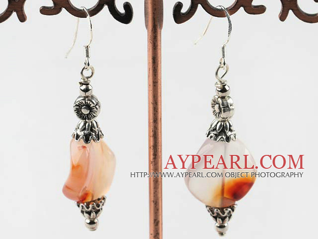 waved shape agate earrings with flower charms