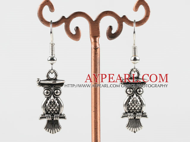 Lovely owl animal shape CCB silver like earrings