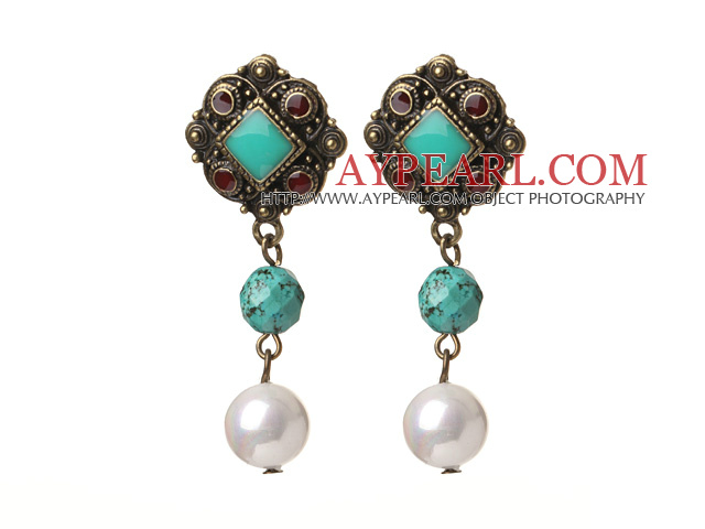 Elegant Vintage Style Faceted Green Turquoise And White Sea Shell Beads Earrings
