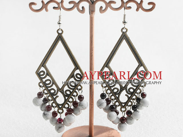 Fashion Vintage Style Round Garnet And White Turquoise Dangle Earrings With Bronze Charm