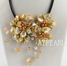 beautiful 17.7 inches gold pearl and shell flower necklace
