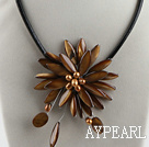 17.7 inches brown shell flower pearl necklace with magnetic clasp