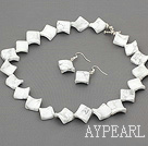 18.5 inches howlite necklace with matched earrings