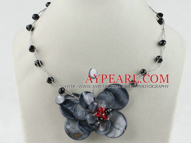 17.7 inches black crystal and butterfly shape shell necklace