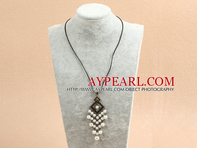 Simple Retro Style Chandelier Shape White Seashell Beads Tassel Pendant Necklace With Black Leather