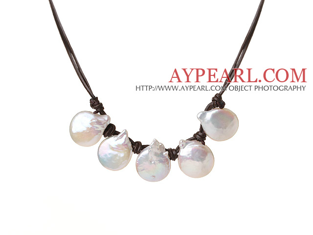 Trendy Simple Style Natural White Button Pearl Pendant Necklace with Brown Leather
