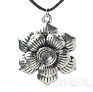 lovely 17.7 inches flower pendant necklace with extendable chain