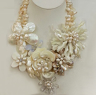 Fantastic Beautiful Natural White Freshwater Pearl Shell Flower Party Necklace