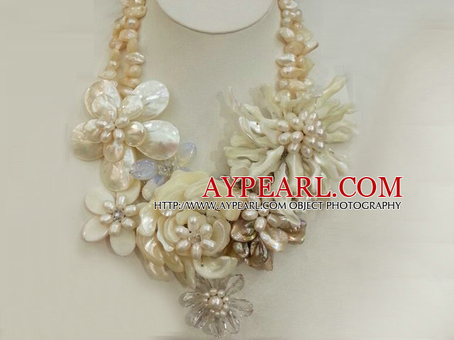 Fantastic Beautiful Natural White Freshwater Pearl Shell Flower Party Necklace
