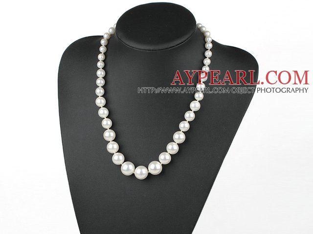 white round 8-16mm seashell beads necklace with moonlight clasp