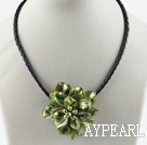 Single Piece Green Pearl Shell Flower Necklace