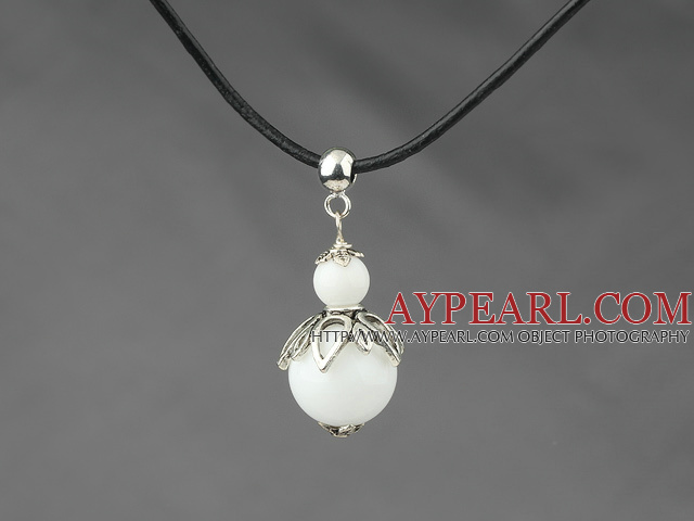 Classic Design White Stone Pendant Necklace with Adjustable Chain
