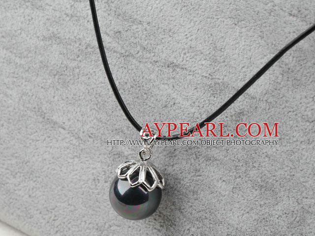 Classic Design Round Shape 16mm Black with Colorful Seashell Pendant Necklace
