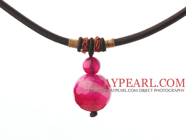Simple Design Faceted Rose Red Agate Pendant Necklace with Dark Red Thread