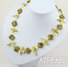 17.5 inches white pearl and lemon jade necklace with moonlight clasp