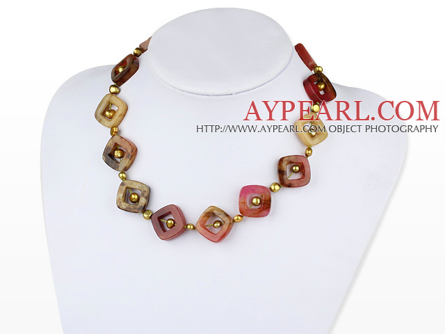 17.5 inches pearl and three colored jade necklace with toggle clasp