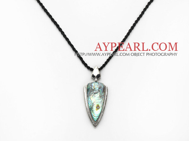 black and white lip shell pendant