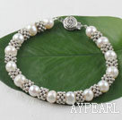Fashion 8-9Mm Natural Freshwater Pearl And Metal Charm Bracelet With Inserted Closure