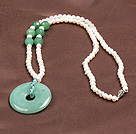 Wholesale Fashion Nautral White Freshwater Pearl Donut Shape Aventurine Pendant Necklace