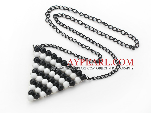 Fashion Style Triangle Shape Wire Wrapped Black Agate and White Porcelain Stone Necklace with Metal Chain