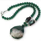 Wholesale Fashion Round And Irregular Green Agate Beaded Necklace With Crystallized Agate Pendant