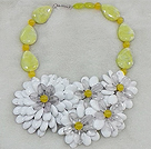 Wholesale Fashion High Quality Natural Nut Shape Yellow Jade And White Porcelain Crystal Flower Party Necklace