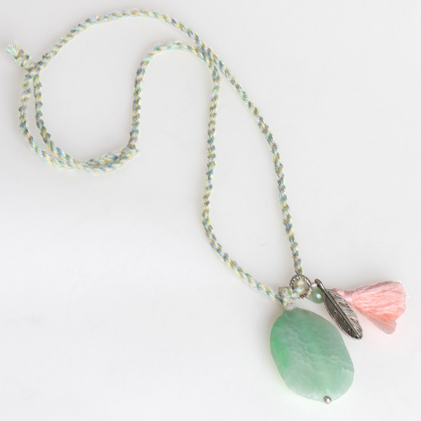 Wholesale The green fire agate pendant necklace can be adjusted in length