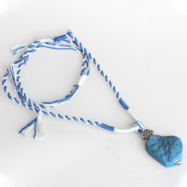 Crystal agate spray pendant