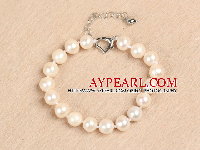 Elegant 9-10mm A Grade Natural White Freshwater Pearl Bracelet with Heart Clasp