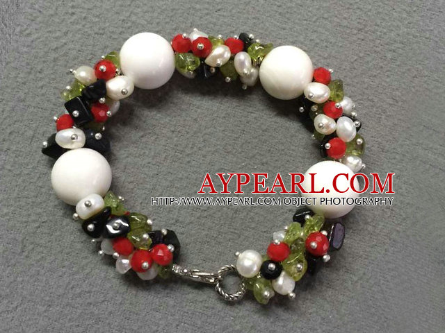 Hot Sale Popular Round White Sea Shell Beads Cluster White Pearl Olivine Stone Chipes Bracelet